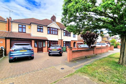 4 bedroom semi-detached house for sale, Ward Avenue, Grays RM17