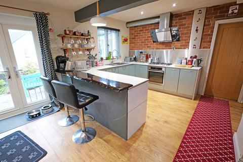17 Gledstone View, Barnoldswick, BB18 5JY