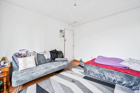 33 Trellis Square, London, E3 2DR