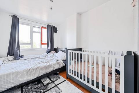 33 Trellis Square, London, E3 2DR