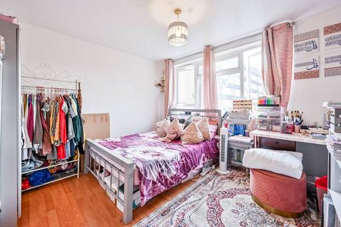 33 Trellis Square, London, E3 2DR