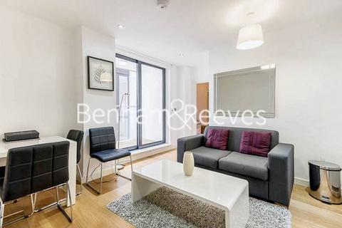 undefined, Alie Street, Aldgate East E1
