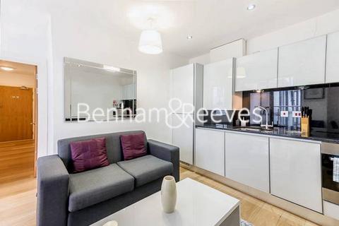 undefined, Alie Street, Aldgate East E1