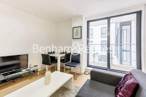 undefined, Alie Street, Aldgate East E1