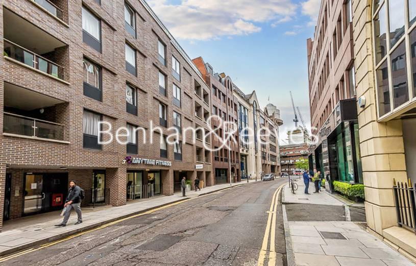 Alie Street E1