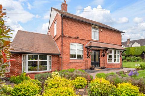 4 bedroom detached house for sale, South Street Atherstone, Warwickshire, CV9 1DY