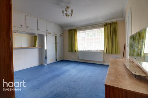 82 Holgate Road, Dagenham, RM10 8NB