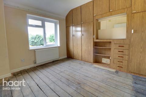 82 Holgate Road, Dagenham, RM10 8NB
