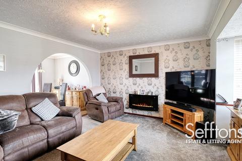 3 bedroom detached house for sale, Smiths Walk, Lowestoft, NR33