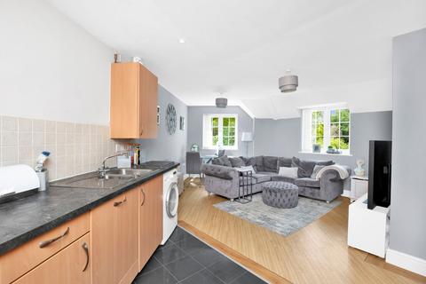 2 bedroom flat for sale, Hawthorn Way, Lindford, GU35