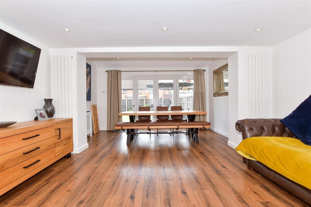 Bull Lane, Eccles, Aylesford, Kent 4 bed end of terrace house for sale