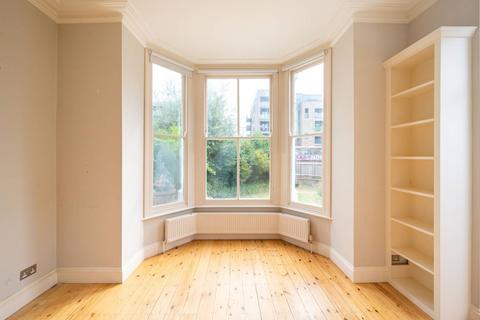 4 bedroom flat to rent, Gloucester Drive, Finsbury Park, London, N4