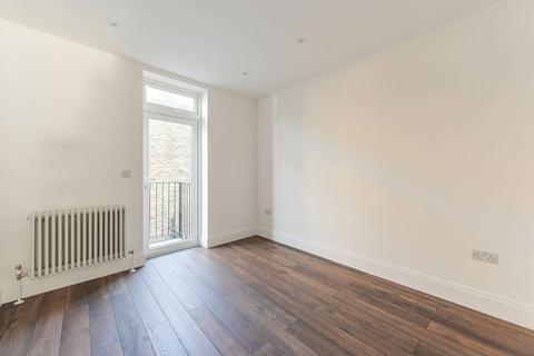 Flat B, 463 Garratt Lane, London, SW18 4SL