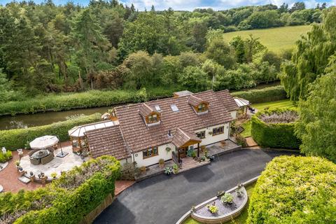 5 bedroom detached bungalow for sale, Rotherhams Oak Lane, Solihull B94