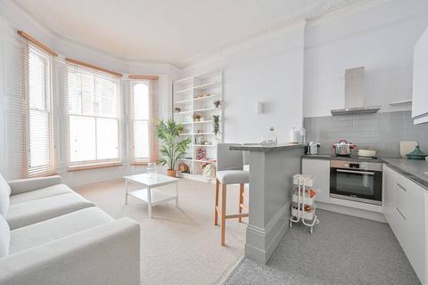 2 bedroom flat for sale, Sinclair Gardens, Shepherd's Bush, London, W14