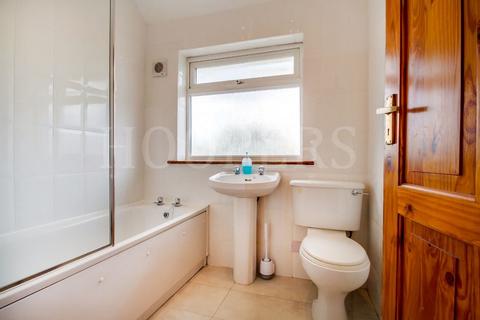 4 bedroom terraced house for sale, Coles Green Road, London, NW2