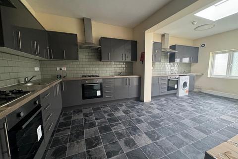 1 bedroom terraced house to rent, IG4 5AS