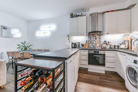 2 bedroom flat for sale, Clapham Road, Oval, London, SW9