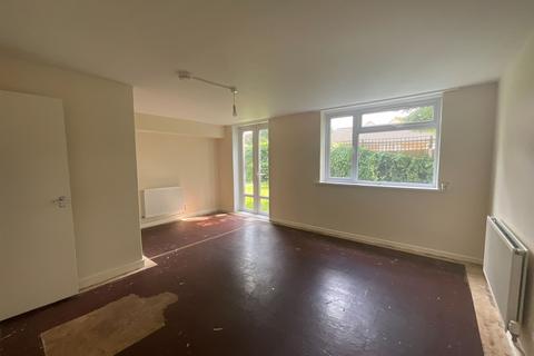 1 bedroom ground floor flat for sale, Kingston Close, Ramsgate, Kent