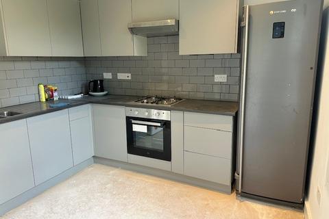 2 bedroom maisonette to rent, 47 High Street, London, SE25