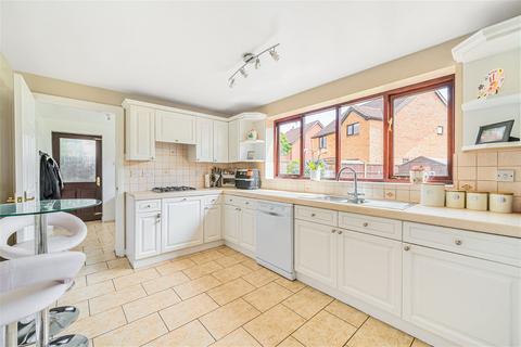 5 bedroom detached house for sale, Somerfield Way, Leicester Forest East