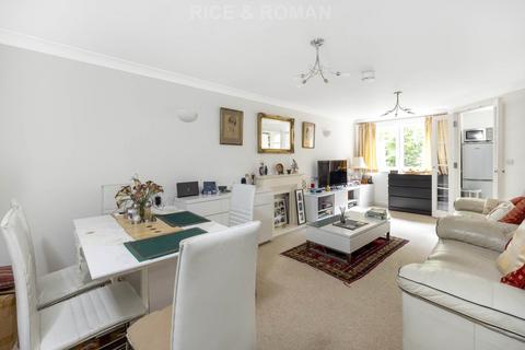 2 bedroom retirement property for sale, Manor Road North, Esher KT10