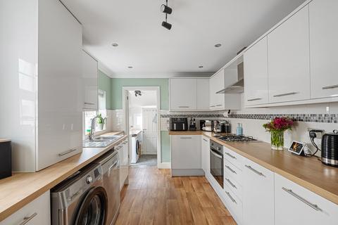 166 Old Road West, Gravesend, DA11 0LZ