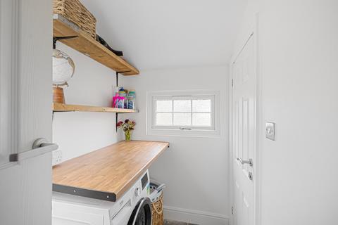 166 Old Road West, Gravesend, DA11 0LZ