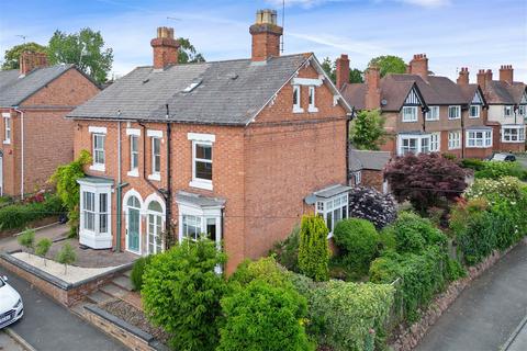 4 bedroom semi-detached house for sale, 17 Corbett Street, Droitwich Spa, Worcestershire.  WR9 7BQ