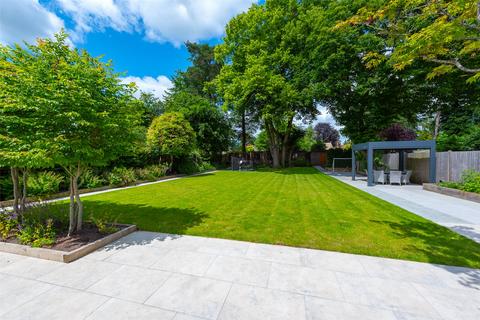 25 Chestnut Grove, Fleet, GU51 3LN