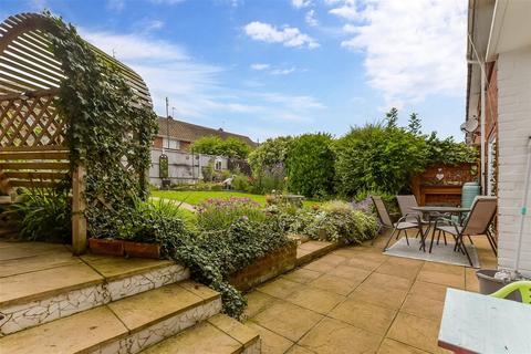 3 bedroom end of terrace house for sale, Medhurst Crescent, Gravesend, Kent