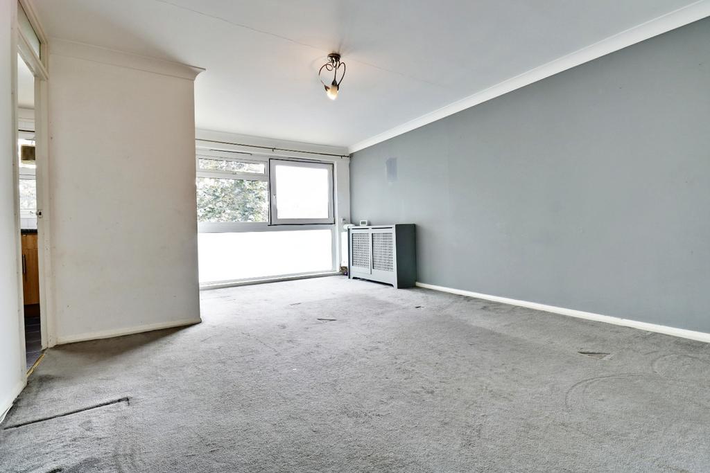 Howard Road, Bromley BR1 2 bed flat to rent £1,500 pcm (£346 pw)