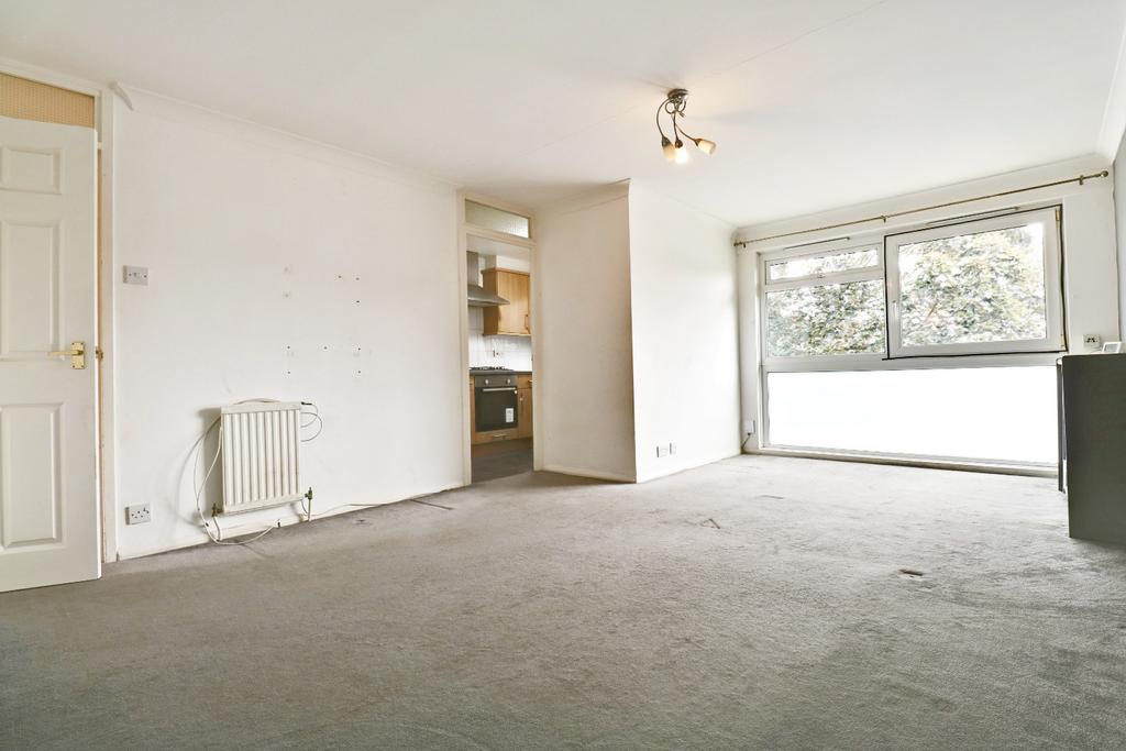 Howard Road, Bromley BR1 2 bed flat to rent £1,500 pcm (£346 pw)