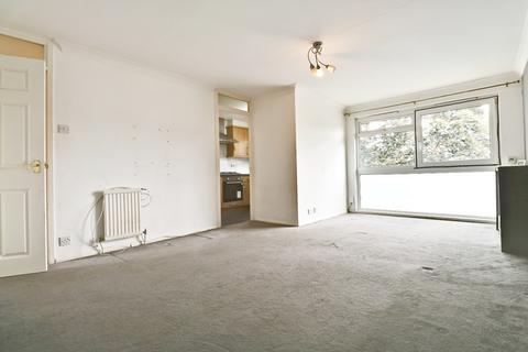 2 bedroom flat to rent, Howard Road, Bromley BR1