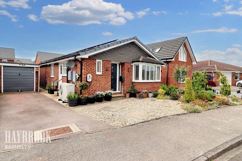 3 bedroom detached bungalow for sale, Applehaigh View, Royston
