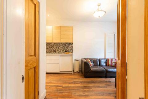 1 bedroom flat to rent, 0765L – Milton Street, Edinburgh, EH8 8HE