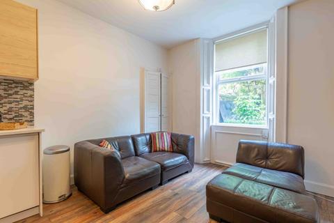 1 bedroom flat to rent, 0765L – Milton Street, Edinburgh, EH8 8HE