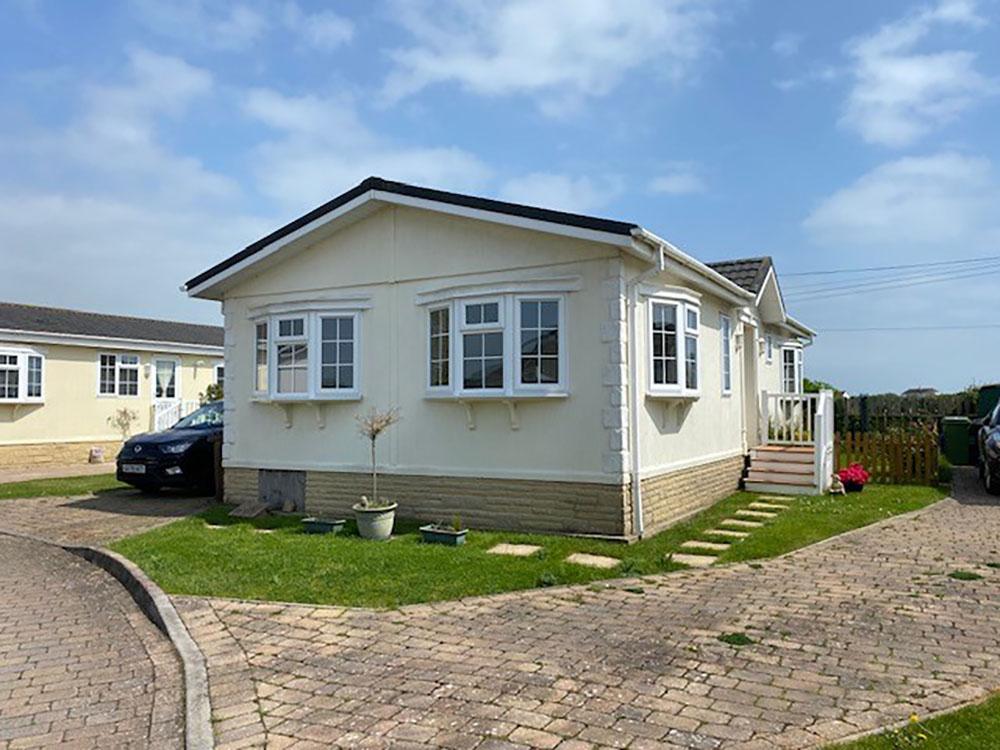 Kingfisher Close, Normans Bay BN24 2 bed park home for sale £230,000