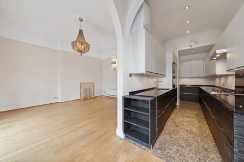 2 bedroom flat to rent, Palace Gate, London, W8