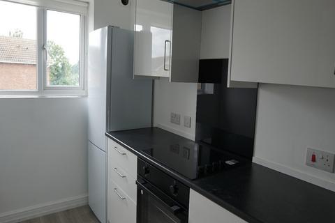 2 bedroom flat to rent, Hartley Court, Mitcham, Surrey