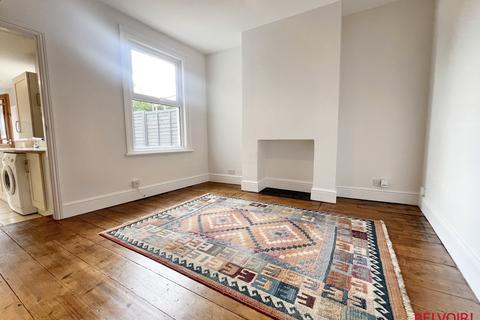 4 Alstone Croft, Cheltenham, GL51 8HA
