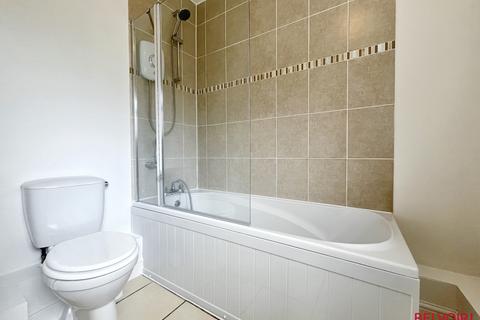 4 Alstone Croft, Cheltenham, GL51 8HA