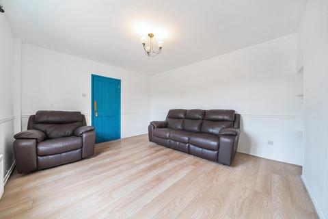 3 bedroom semi-detached house to rent, Poplar Avenue, West Drayton, UB7