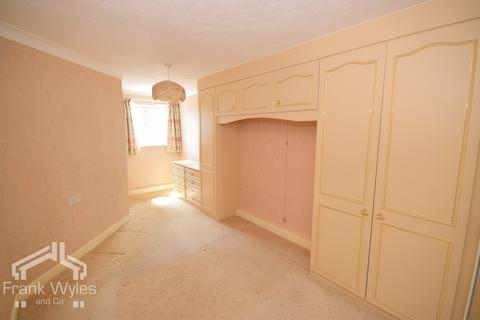 1 bedroom apartment for sale, Lystra Court, 103-107 South Promenade, Lytham St Annes, FY8 1NP