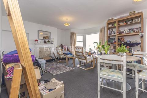 2 bedroom flat for sale, Marine Road East, Morecambe LA4