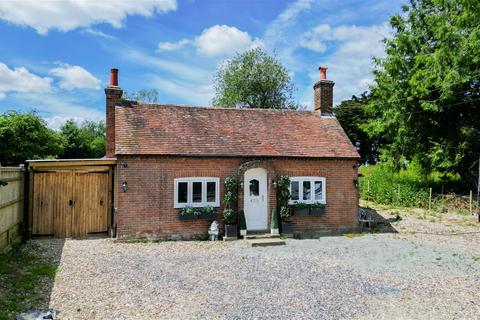 2 bedroom detached house for sale, On Approx. 1/3 Of An Acre In Hurst Green