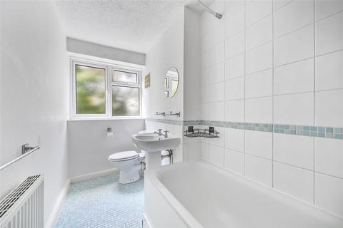 15, Holyhead Court Anglesea Road, Kingston Upon Thames, KT1 2ES