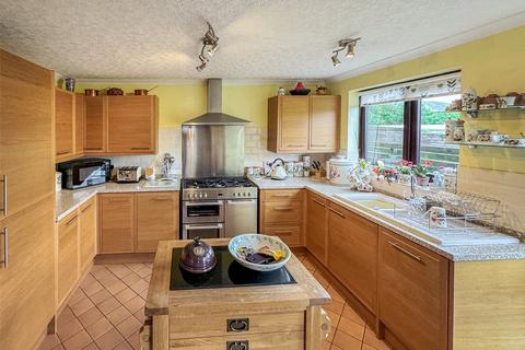 4 bedroom detached house for sale, Morfa Crescent, Tywyn, Gwynedd, LL36