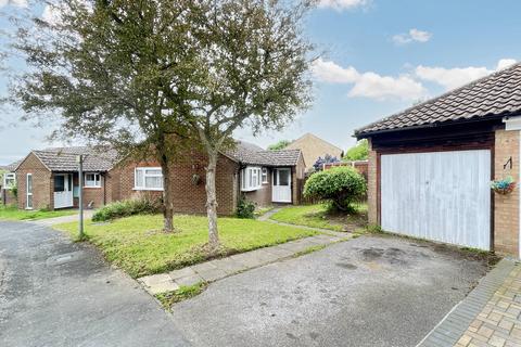 2 bedroom detached bungalow to rent, Wilson Road, Ipswich IP8