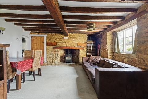 4 bedroom cottage for sale, West End, Aston, OX18